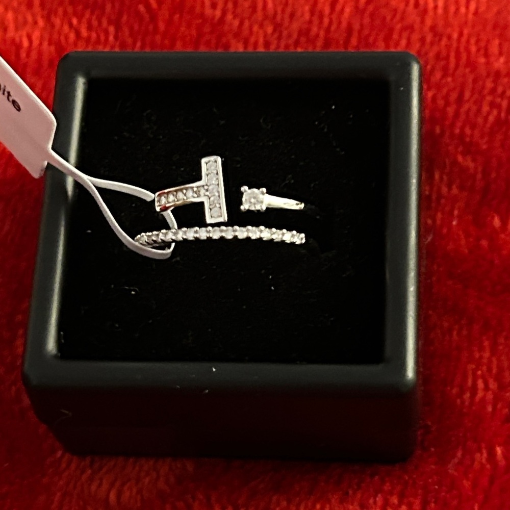 Designer Moissanite Diamond 925 Sterling Silver Ring size 6‎